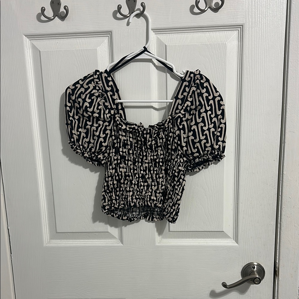 Stylish Black and White Puff Sleeve Top